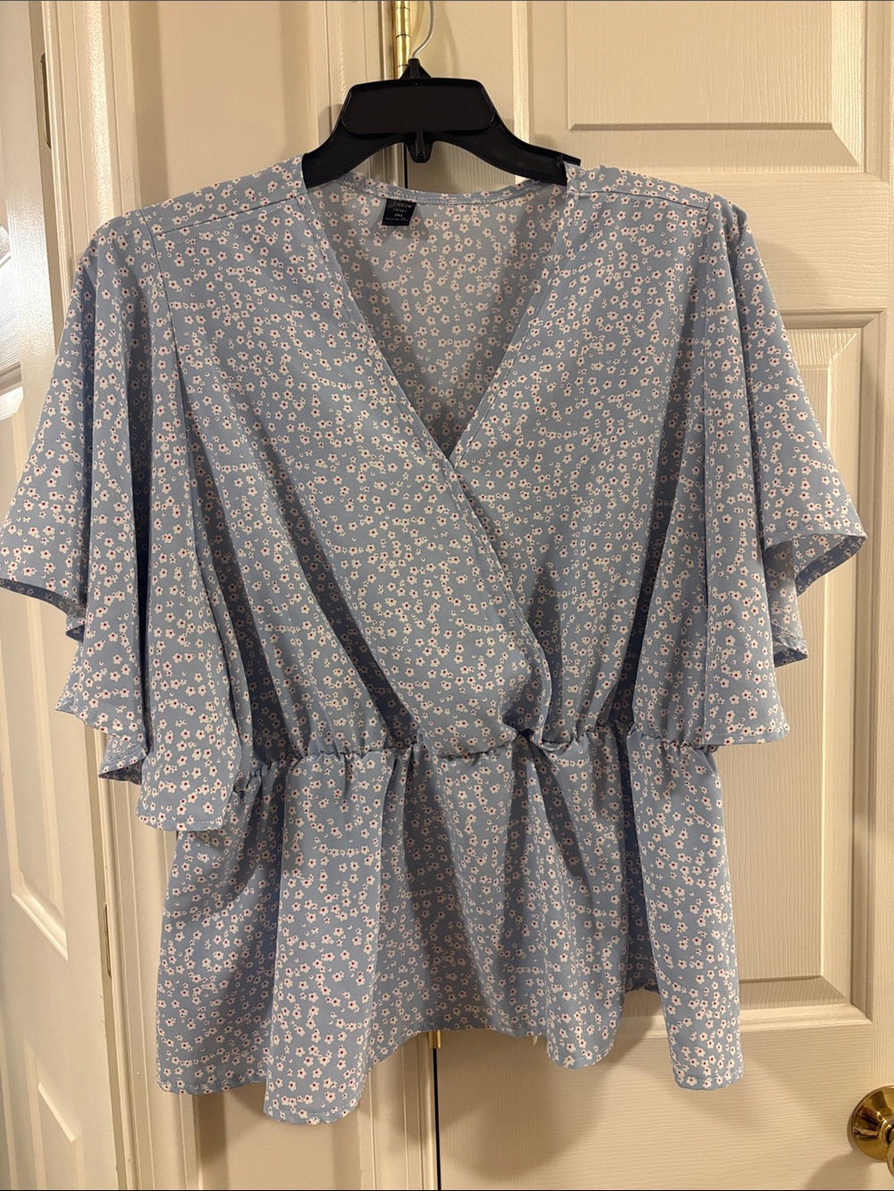 SHEIN Light Blue Floral Surplice Peplum Top
